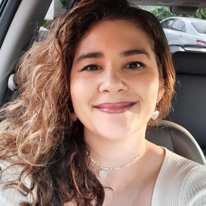 Meet your Posher, Kelly